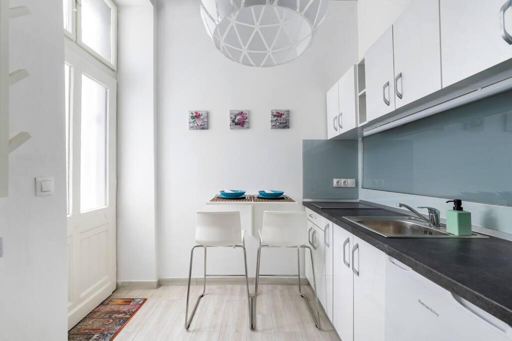 Swarz'S Downtown Apartment Budapest Exterior foto